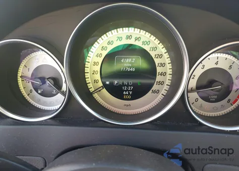 2013 Mercedes-Benz C 300 Sport 4Matic z USA, uszkodzony, nr VIN WDDGF8ABXDA778193